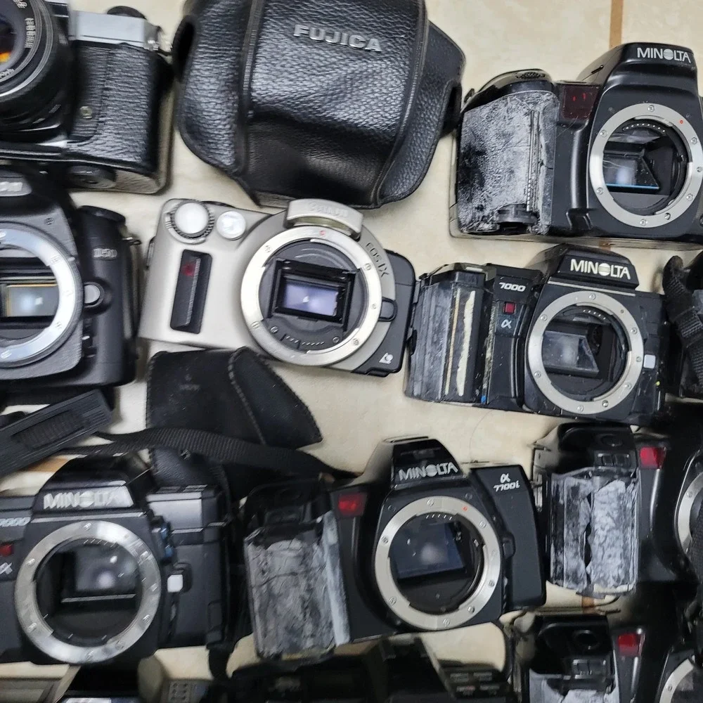 Vintage 35mm Film Camera Bundle For Parts Minolta Canon Nikon Fujica Hanimex